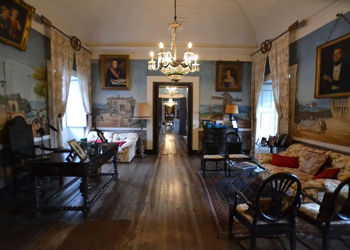 Casa De Sezim Гостевой дом Гимарайнш