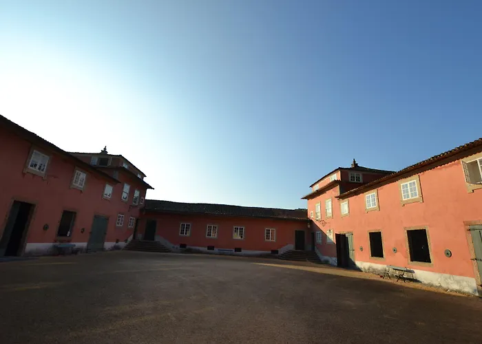 Casa De Sezim Гимарайнш