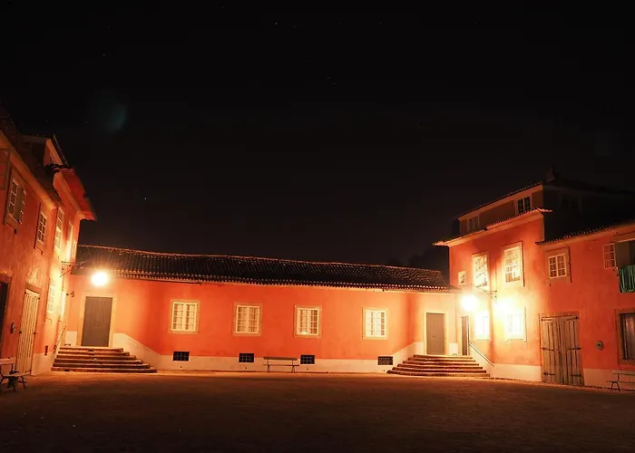 Casa De Sezim Гостевой дом Гимарайнш